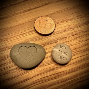 Liebesstein mit Gravur „Ich liebe Dich“ – romantisches Geschenk mit Herz